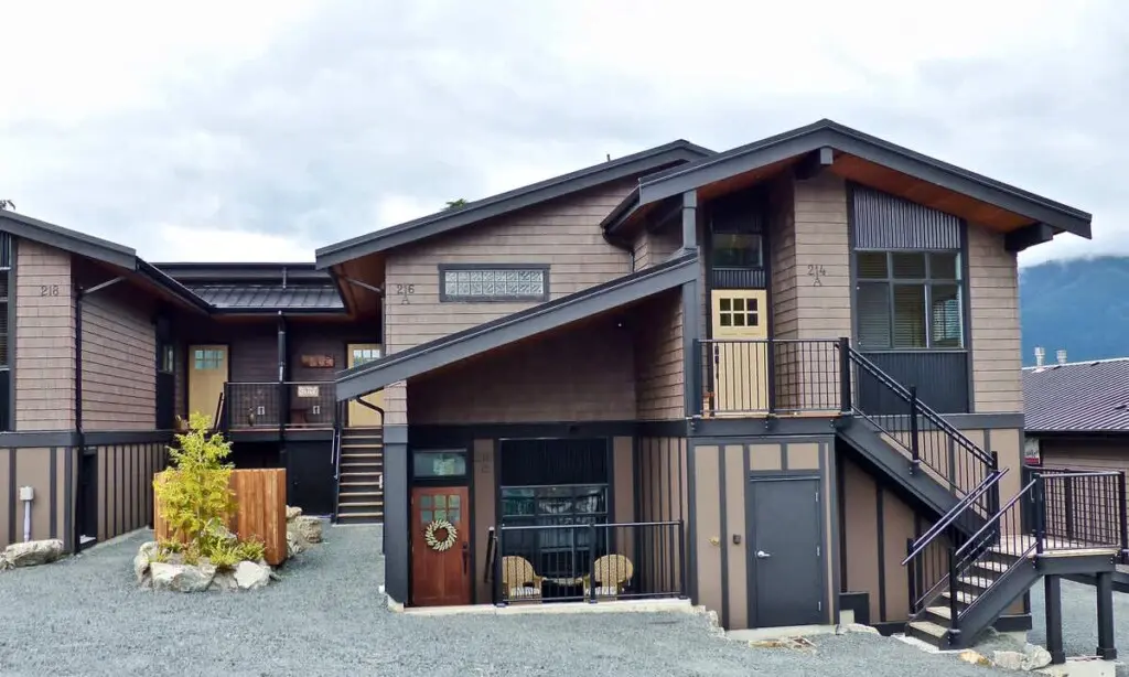 00afd3b7 020b 42 LuCqU