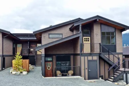 00afd3b7 020b 42 LuCqU