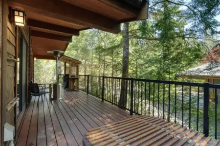 0233bae9 defa 4f Dyd69