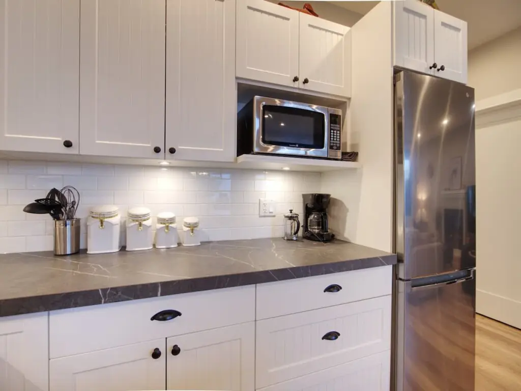 0b708b09 da9d 42 YV9WX