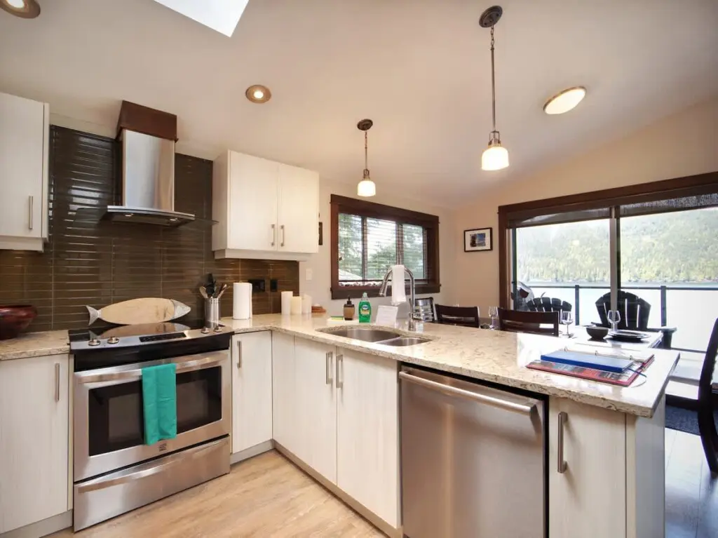 10a9bb22 c2fc 43 iKXpU