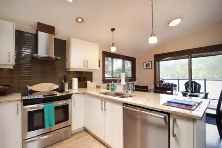 10a9bb22 c2fc 43 iKXpU