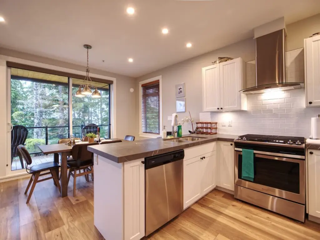 142892e3 0ba8 49 NpRI5