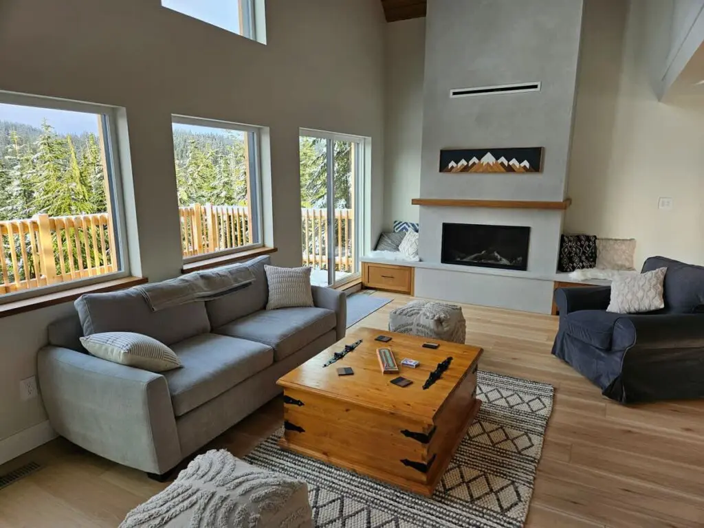 15c0f041 c8d3 4a V MCG