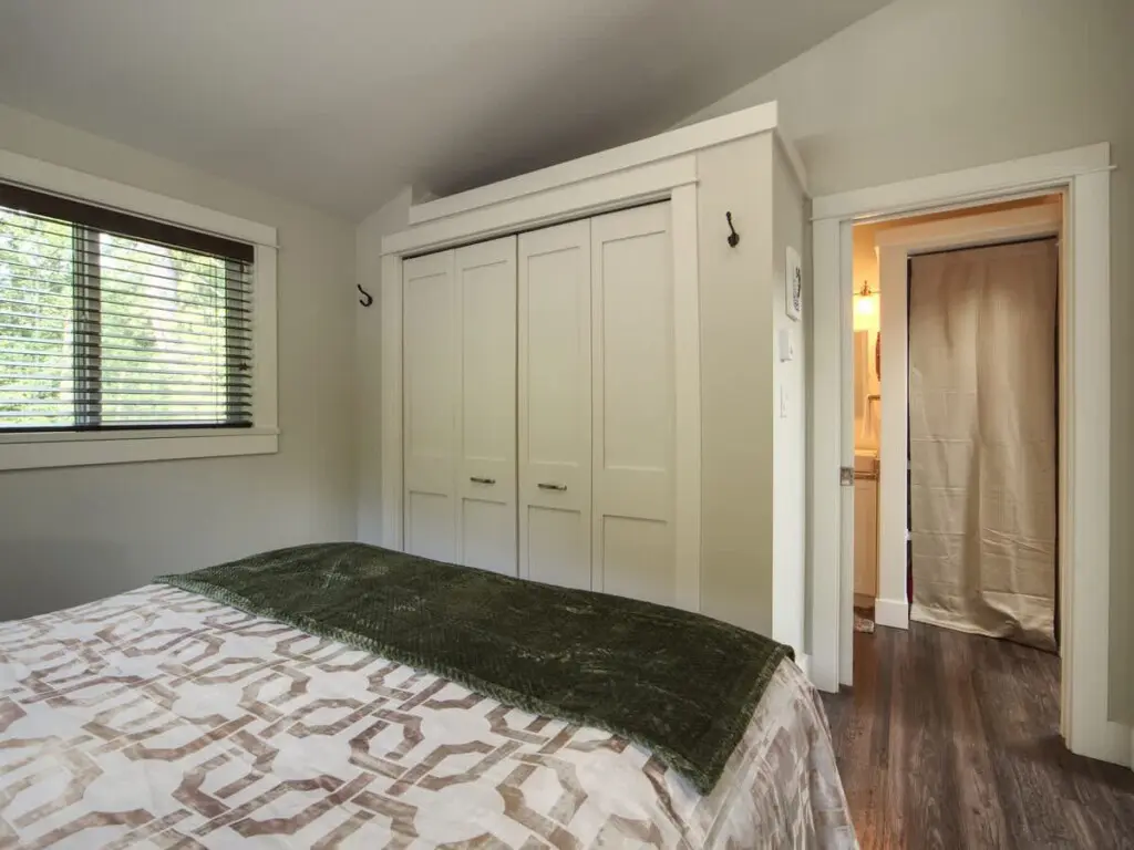 15f8b51b 627a 44 ry 8K