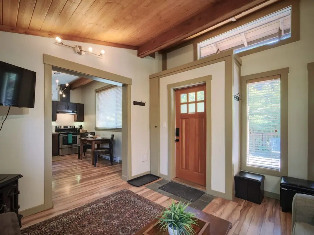 18b26d45 fefd 4d IQLP7