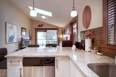 19d32209 abc9 47 q7FOj