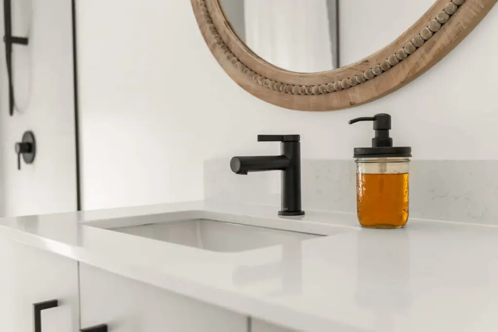 1d850156 c810 44 yUzsV