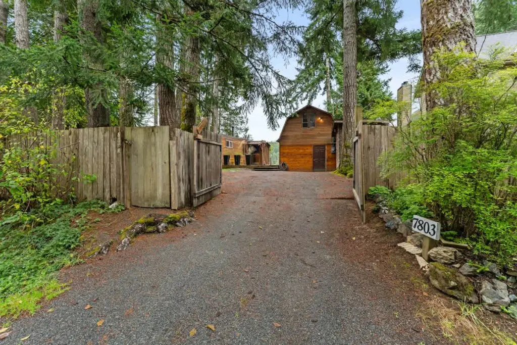 278215a9 da08 45 ylfMW