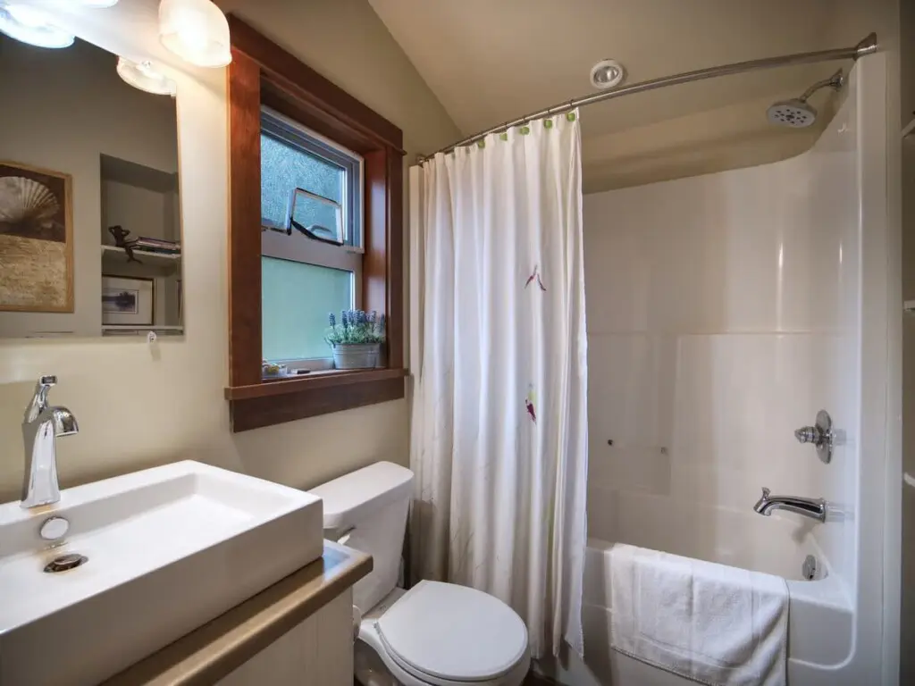 2f173a4e ac99 46 Eyk5W