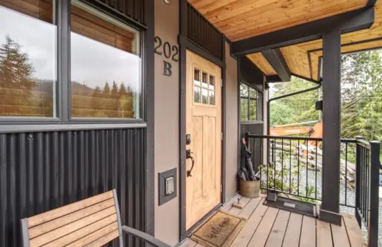 2f40085e 25aa 4b U uv1