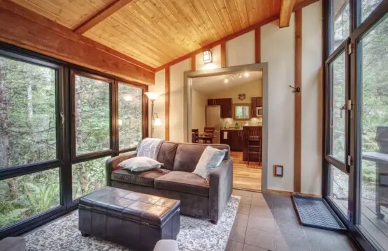 3c52c5c7 e6b9 47 9CcDq