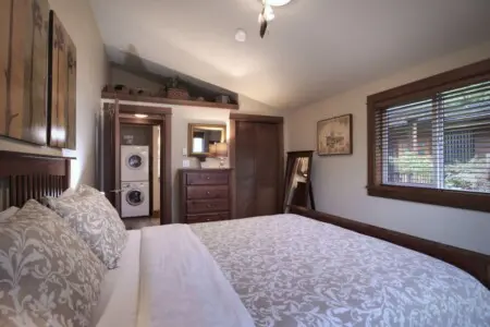 3ca63ea4 5d50 43 Q6zrl