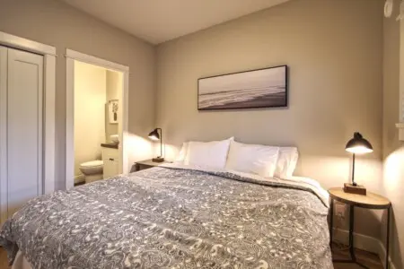 42e05f30 b133 48 tFsqn