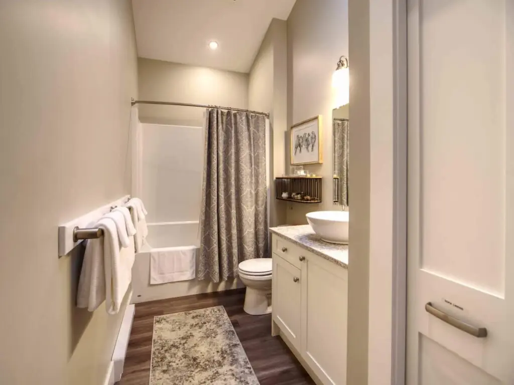 44bb4e26 3463 4d EE4 s