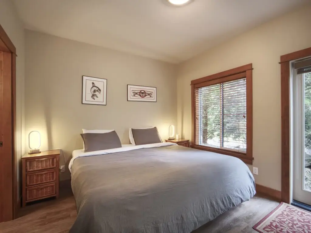 4668ebd6 4a36 44 4AxVs