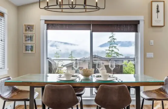 4709d0a3 8835 44 ugwHx