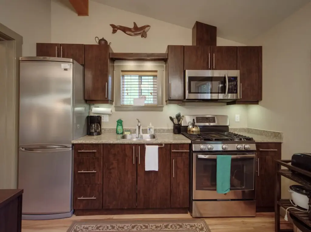 4af22890 c8ee 40 gnFH6