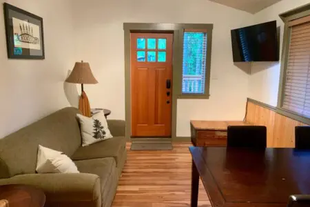 4eb953f1 5baf 46 G7T1F