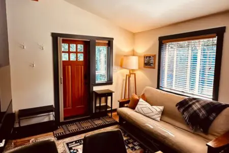 52bac3f8 24ed 47 PYZKi