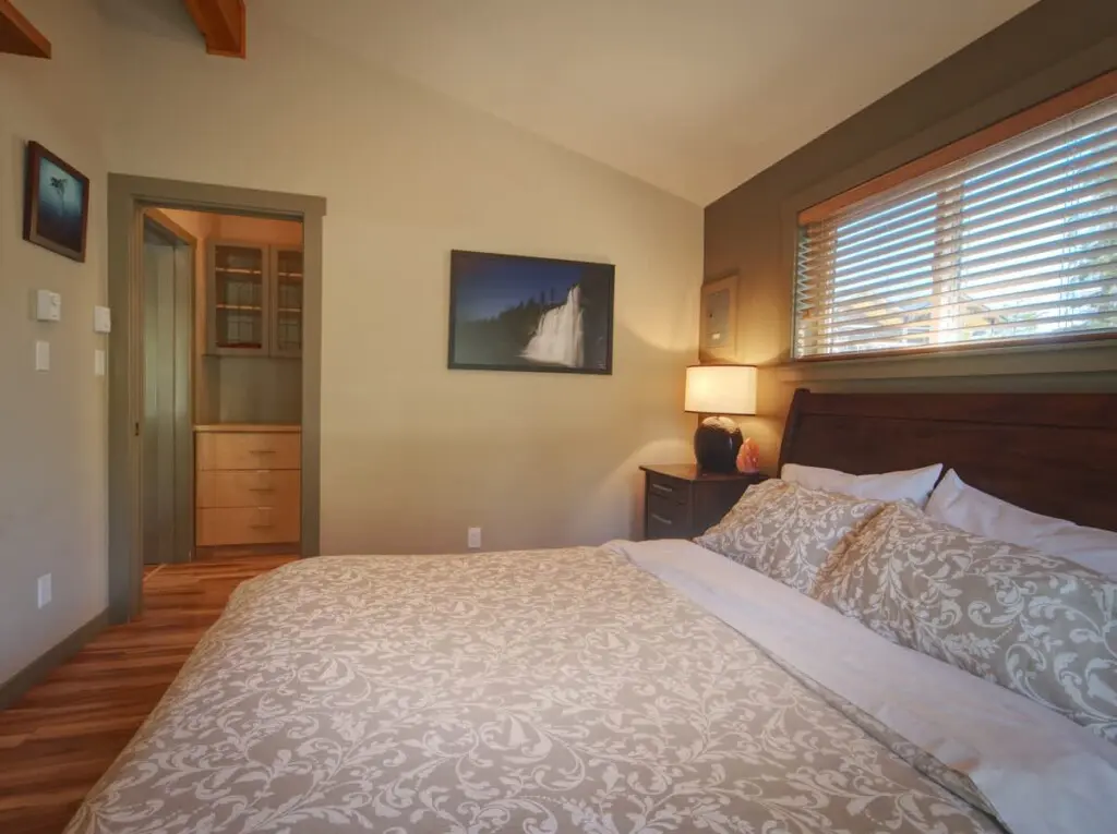 5389bf64 ba48 4e zGGQ