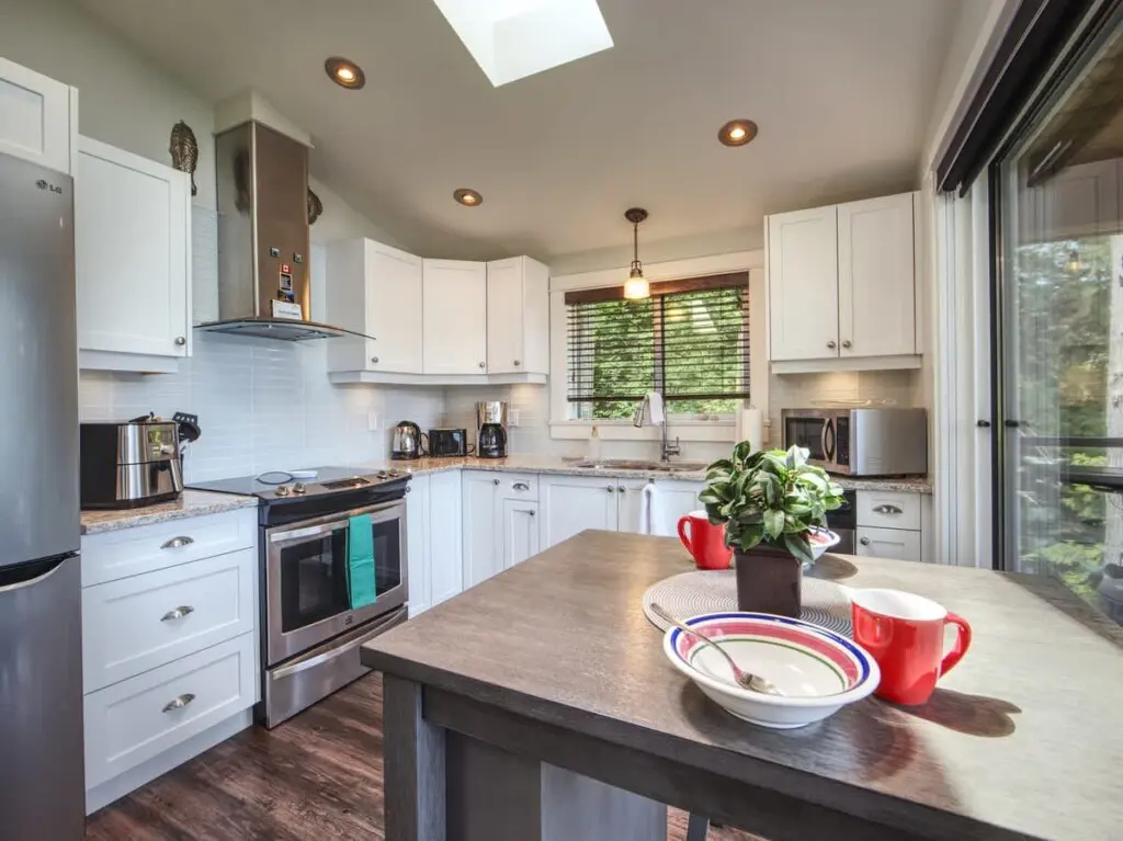 5b5e77f4 c481 45 5U5DV