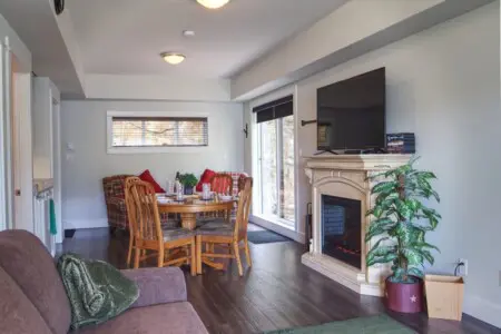 65b748b5 6ba2 4b yIyVR