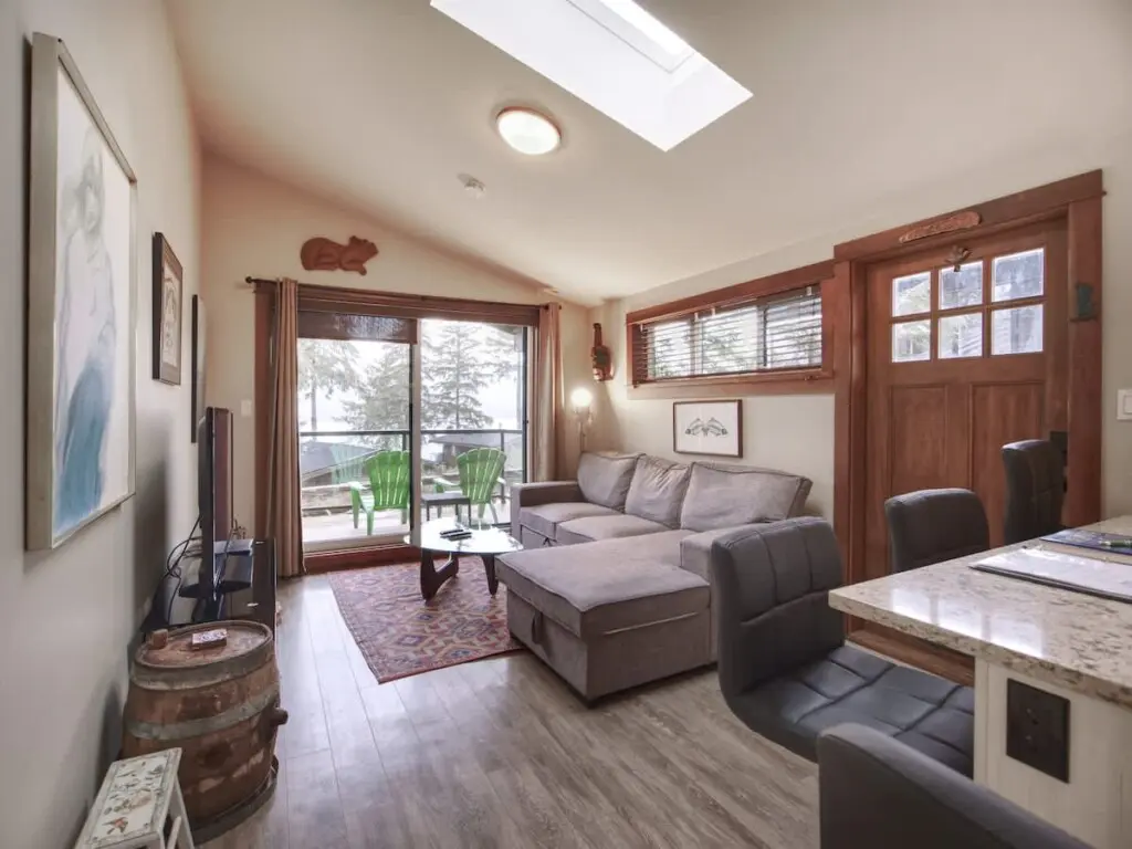 6c3eb2fe 6acb 4c SrR74