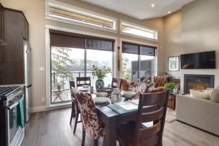 6c78d97b 4090 44 aPya3