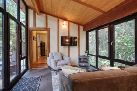 74d187d7 9e23 48 YT34F