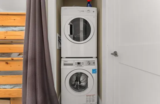 7d0d337b 7623 46 Ujgj