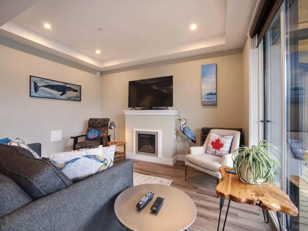 82a8524d 9cbb 42 JibCq