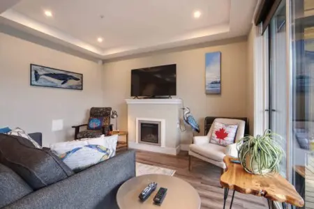 82a8524d 9cbb 42 JibCq