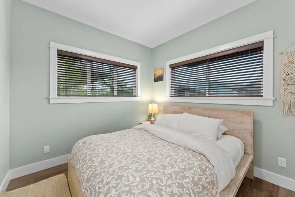 8556e49f c058 47 eoBs3