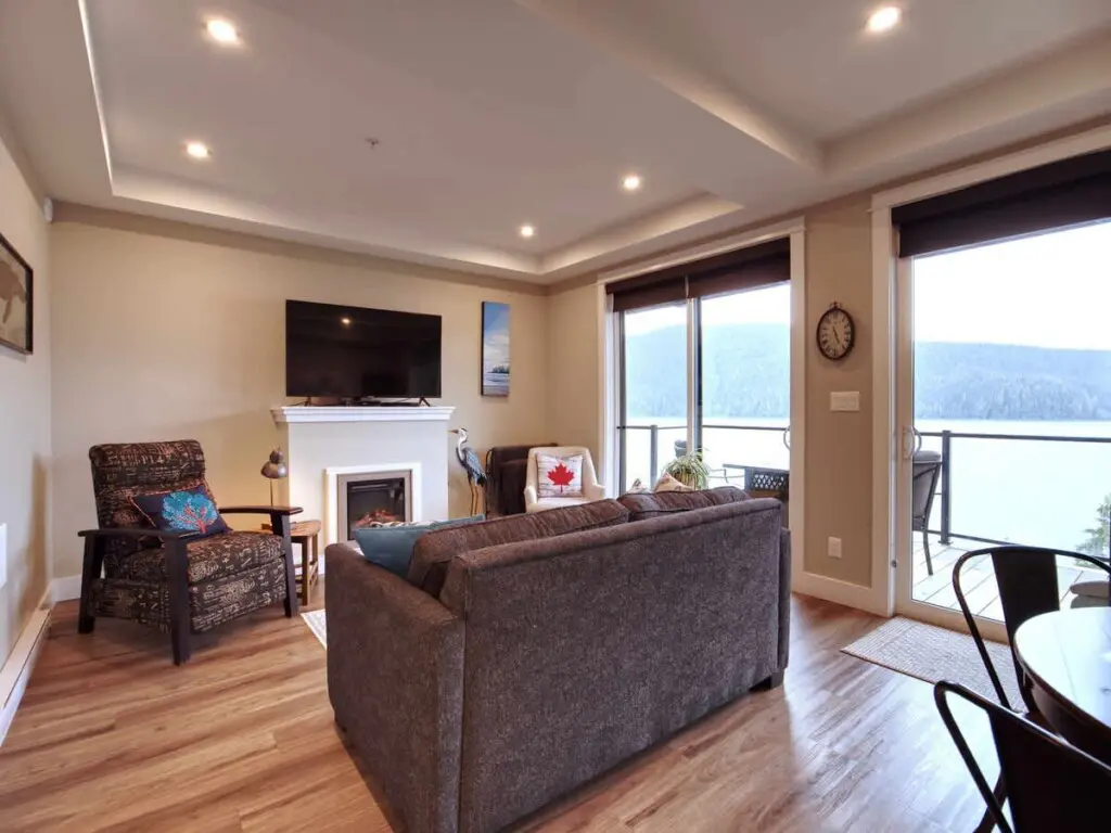 87396269 14c9 4b BvZEW