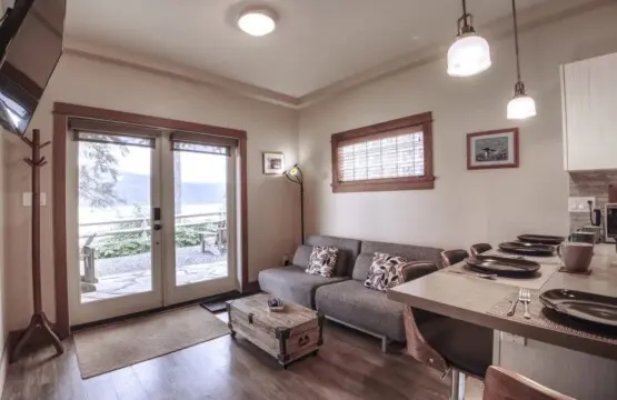 8bbad1f1 9dc7 4a OefJd