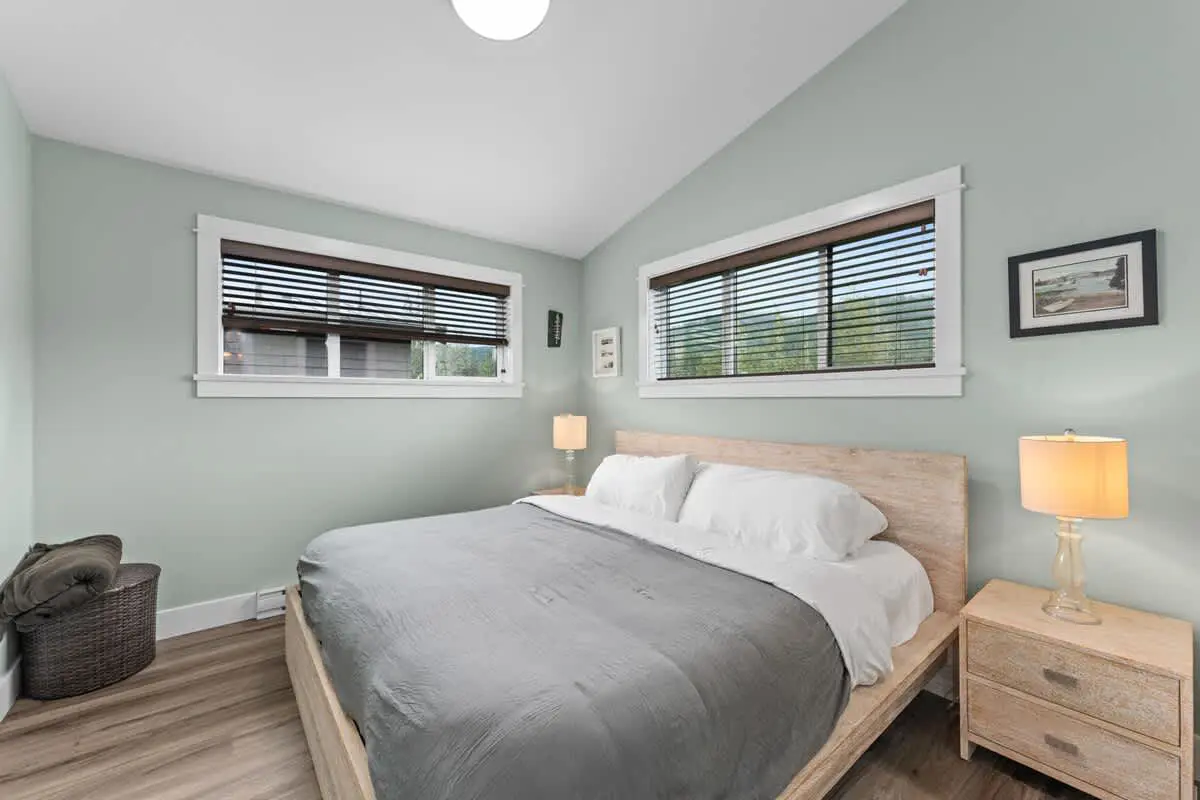 8e3091af e55c 45 hD aV