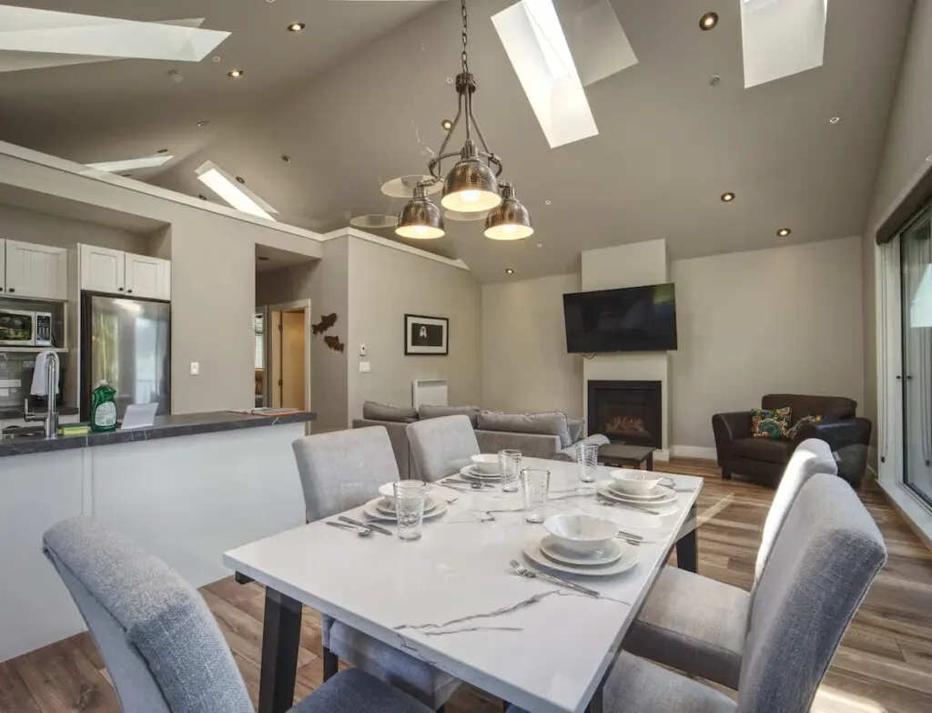 8e8bd4fa a772 41 OEwVq