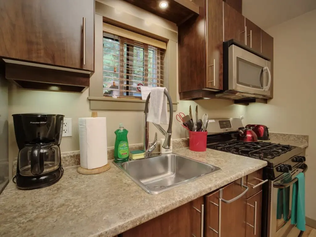 90ae523e dec3 4f N2CsR