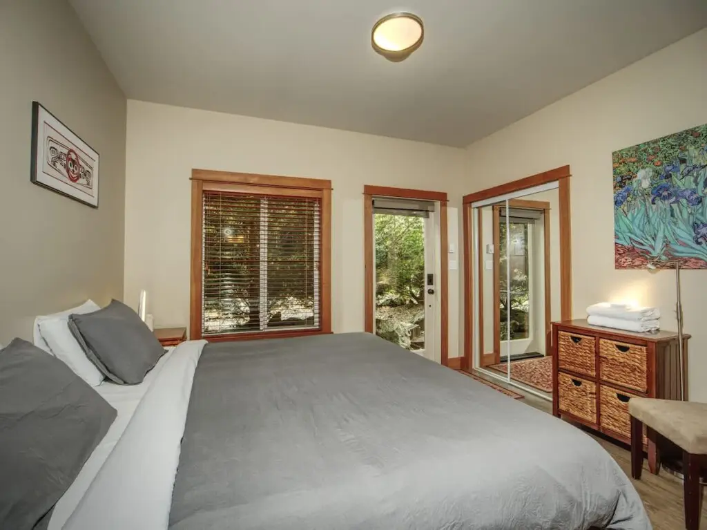 97e864d4 8a83 48 eFrsW