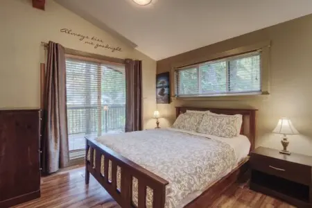 99025f28 c55e 40 AQrEo