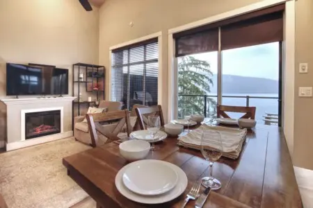 a7c3264d c760 4a b8dHM