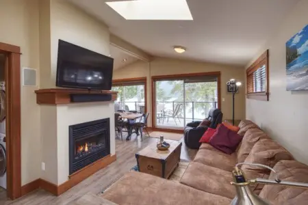 aaa9e285 632a 4b QMER7