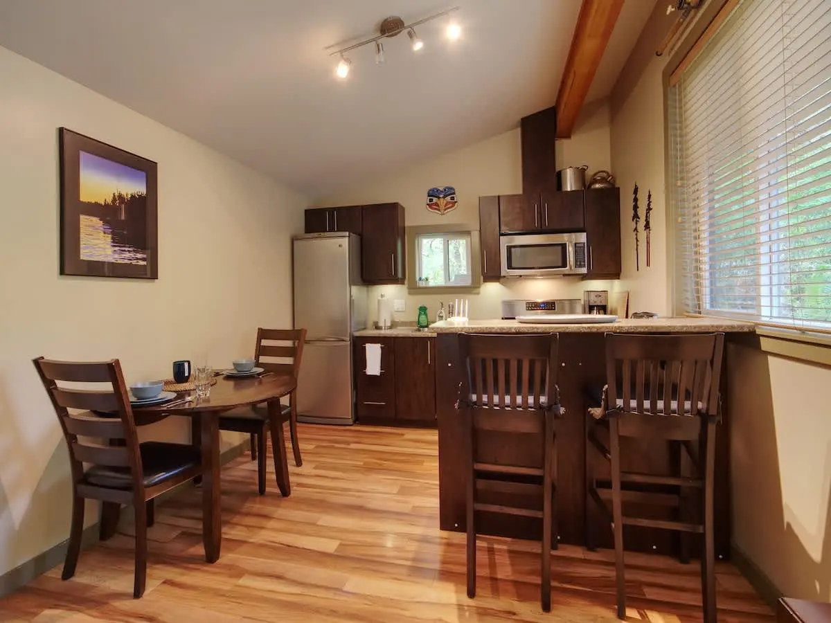 b07707f1 ba0e 49 UM H8