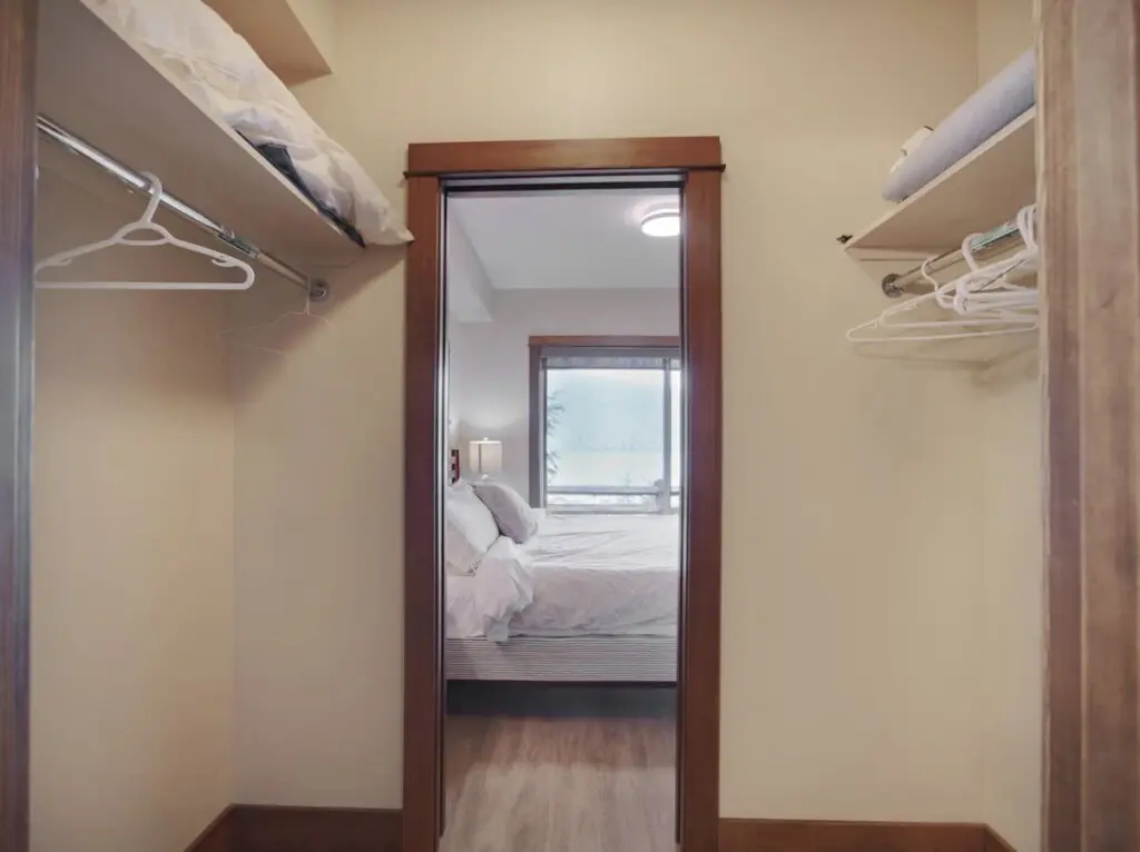 b8f79403 d316 42 dkT O