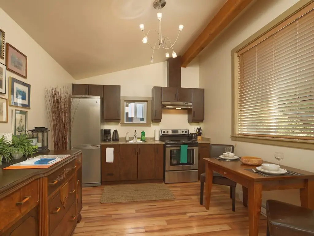 b913e9e6 0da7 4b hOcna