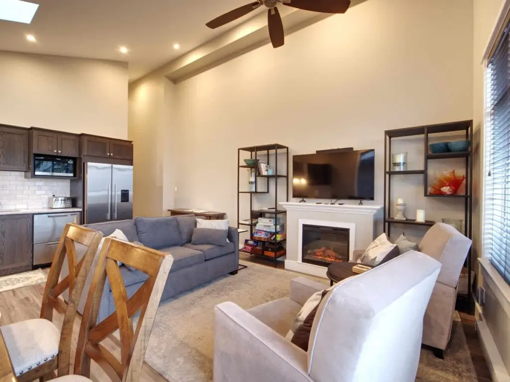 be31b659 c417 44 huKQr