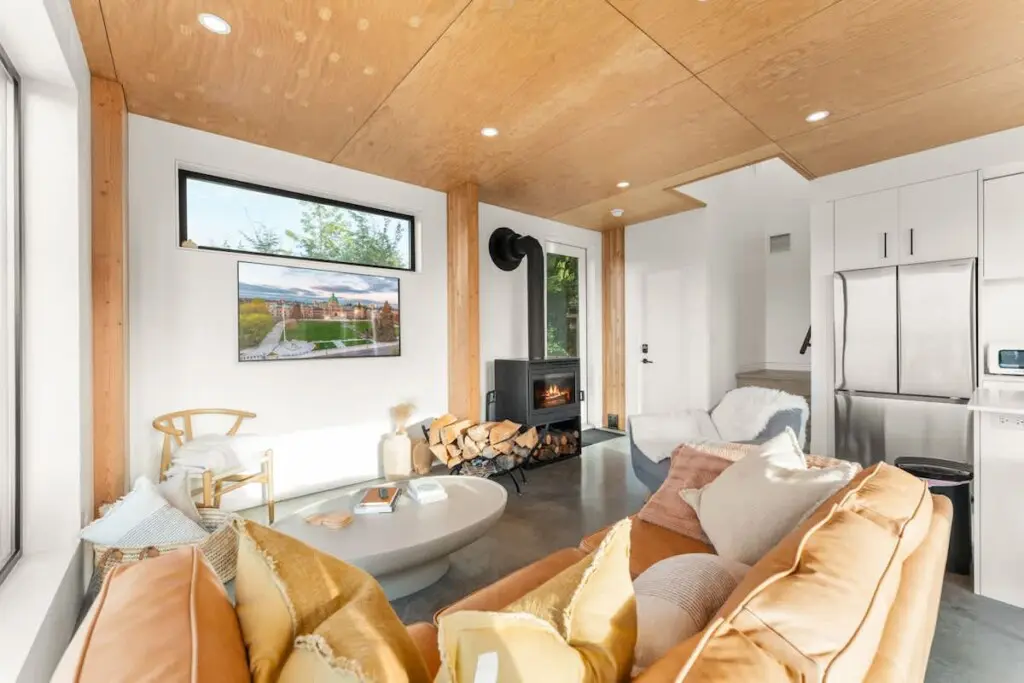 bfb76fd8 dd93 4b Q0cO2