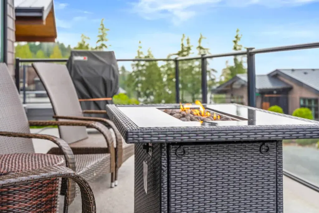 c4c75340 2e0e 49 JZmRy