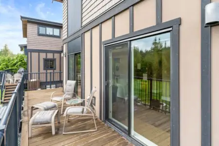 c70b96c8 abde 4c jBT2r